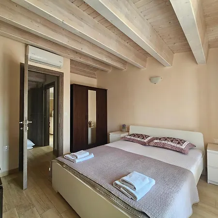 Maisonette By The Sea *