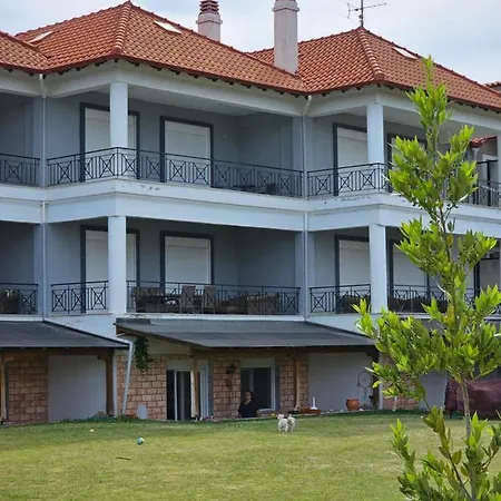 Maisonette By The Sea Apartment *